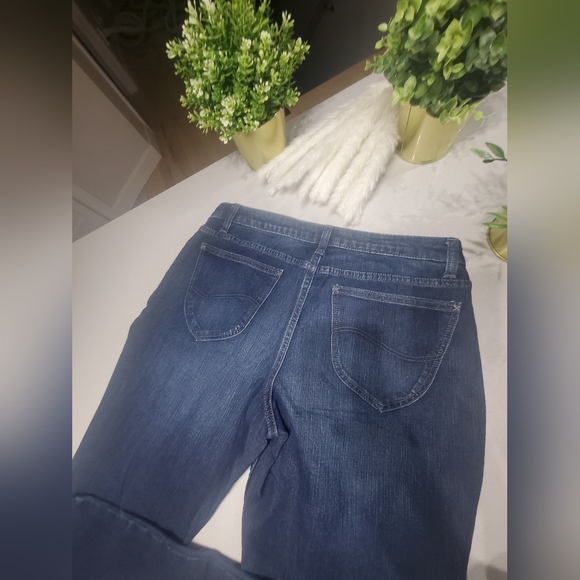 NWOT LEE RIDERS Très beau jeans neuf extensible de style bootcup, jambes droites - Picture 5 of 6